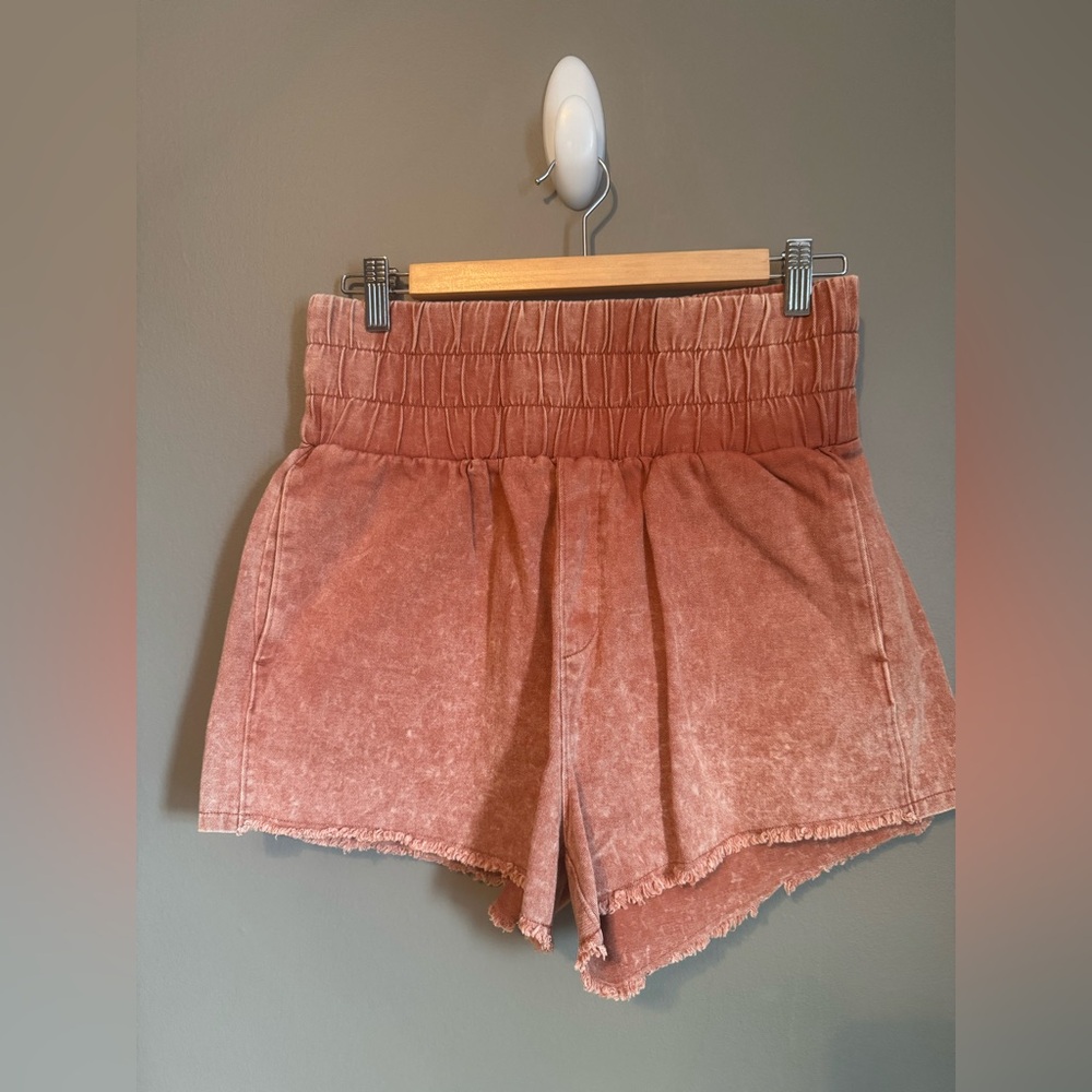 NEW IN brand shorts Sz. Med - Picture 2 of 10
